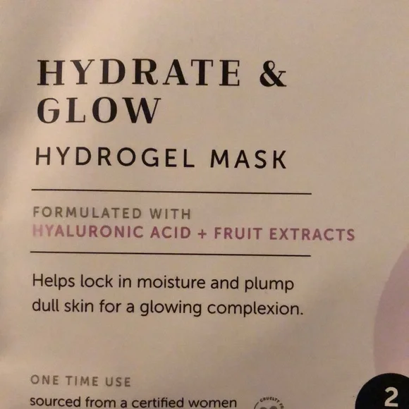 **FREE** Modern Expressions Mask - Hydrate & Glow - Picture 8 of 8